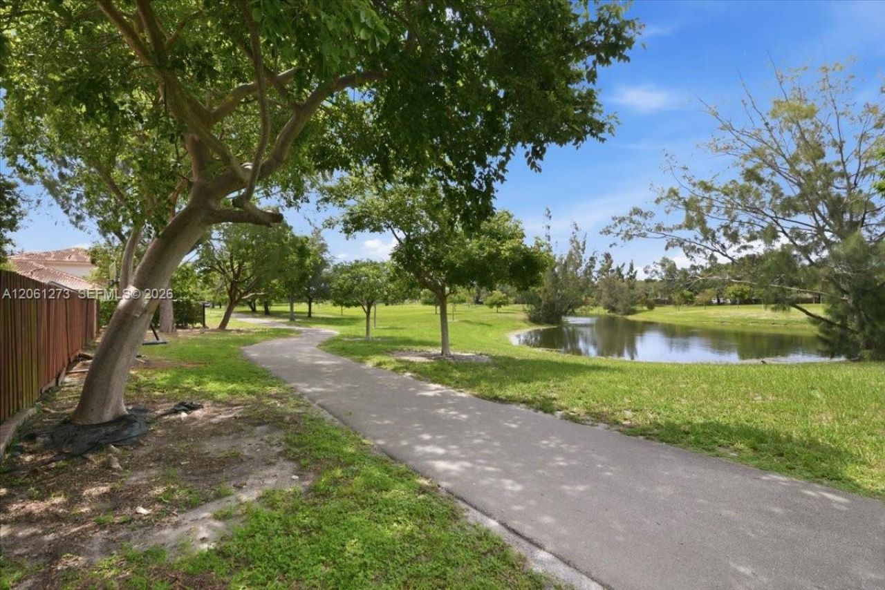 7245 NW 173rd Dr, Unit 2505, Hialeah, FL 33015 Photo