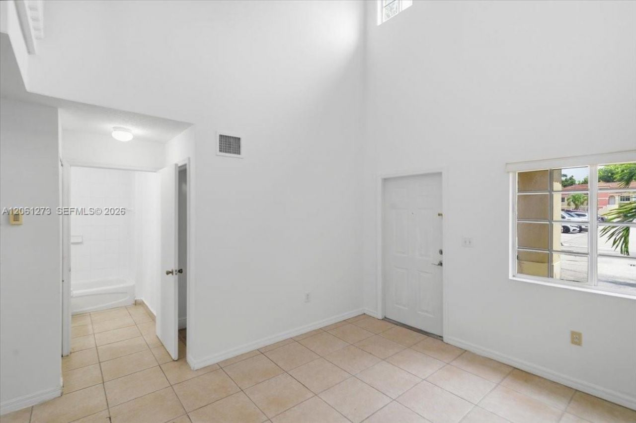 7245 NW 173rd Dr, Unit 2505, Hialeah, FL 33015 Photo