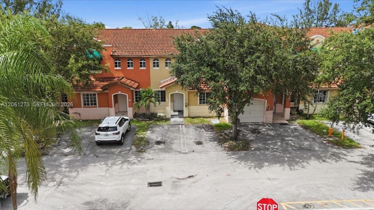 7245 NW 173rd Dr, Unit 2505, Hialeah, FL 33015 Photo