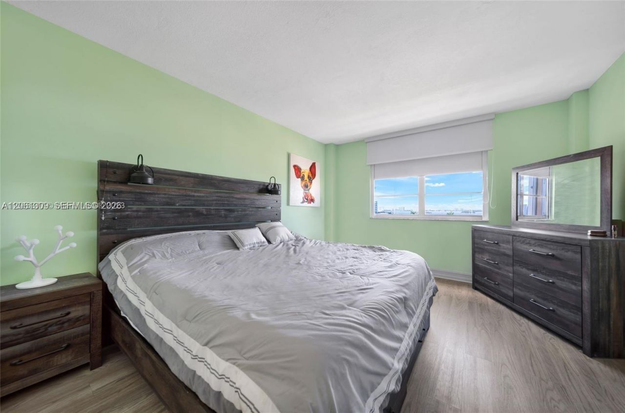 1455 N Treasure Dr, Unit PH-H, North Bay Village, FL 33141 Photo