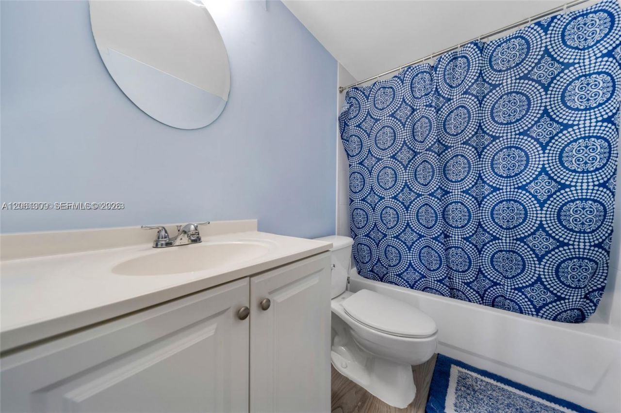 1455 N Treasure Dr, Unit PH-H, North Bay Village, FL 33141 Photo