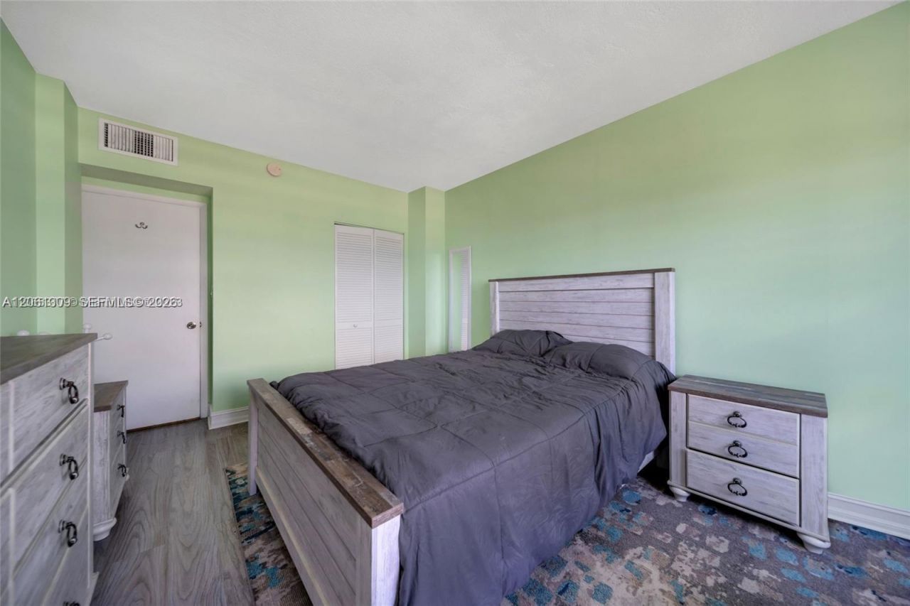 1455 N Treasure Dr, Unit PH-H, North Bay Village, FL 33141 Photo