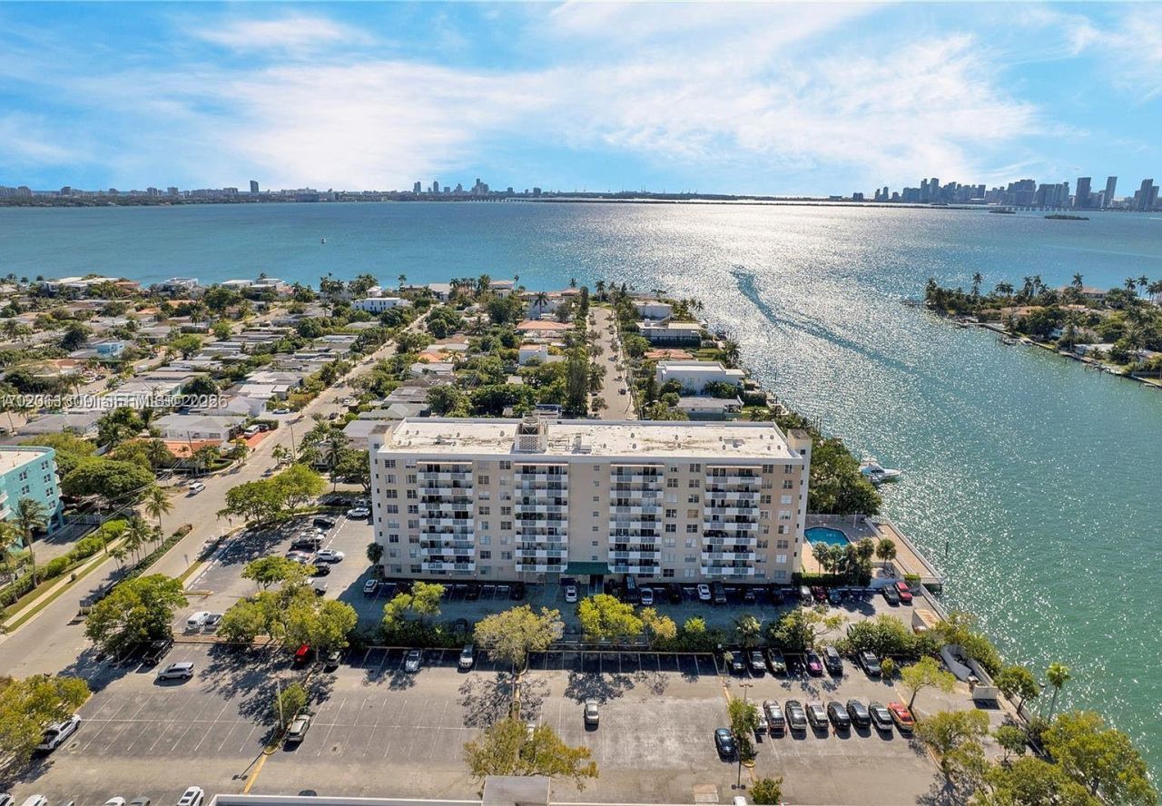 1455 N Treasure Dr, Unit PH-H, North Bay Village, FL 33141 Photo