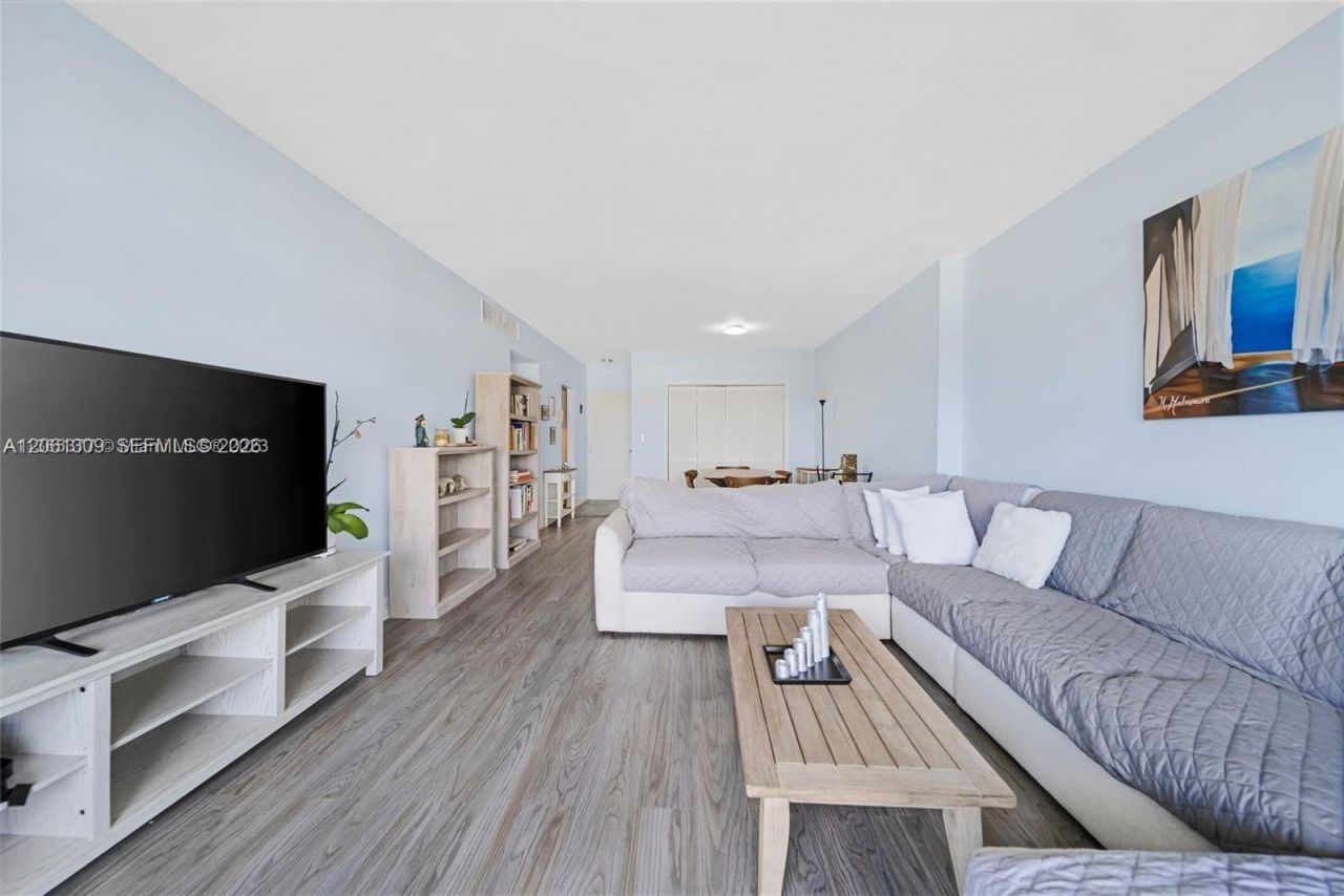 1455 N Treasure Dr, Unit PH-H, North Bay Village, FL 33141 Photo