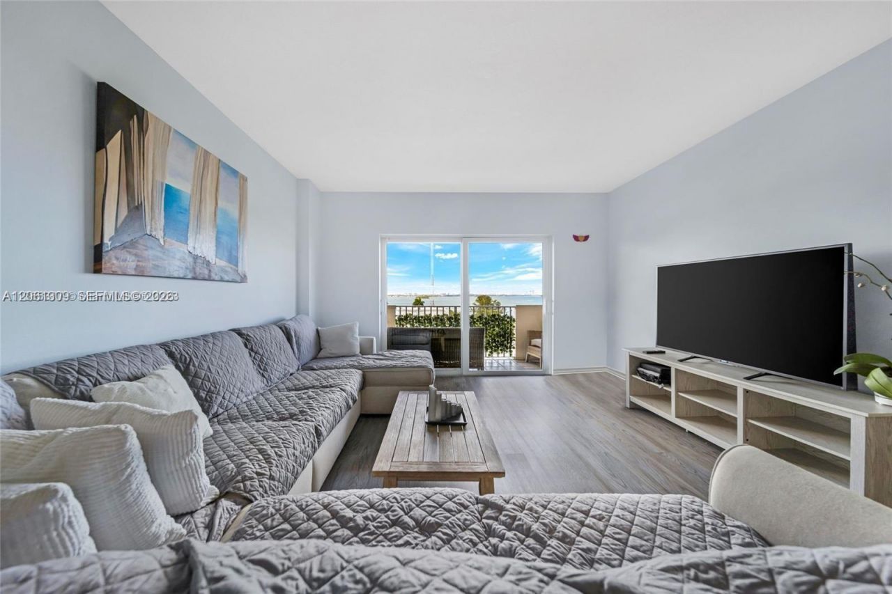 1455 N Treasure Dr, Unit PH-H, North Bay Village, FL 33141 Photo