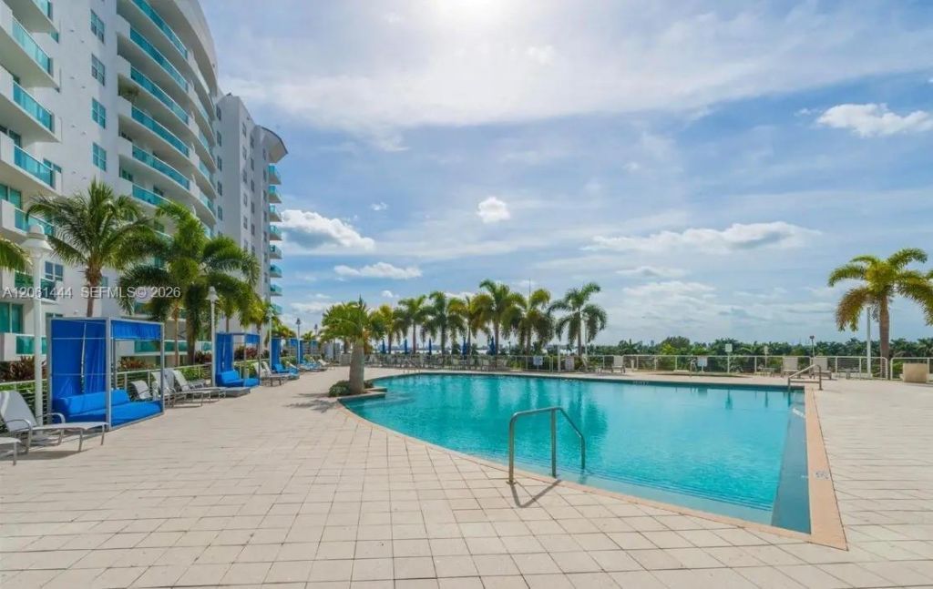 7910 W Harbor Island Dr, Unit 708, North Bay Village, FL 33141 Photo