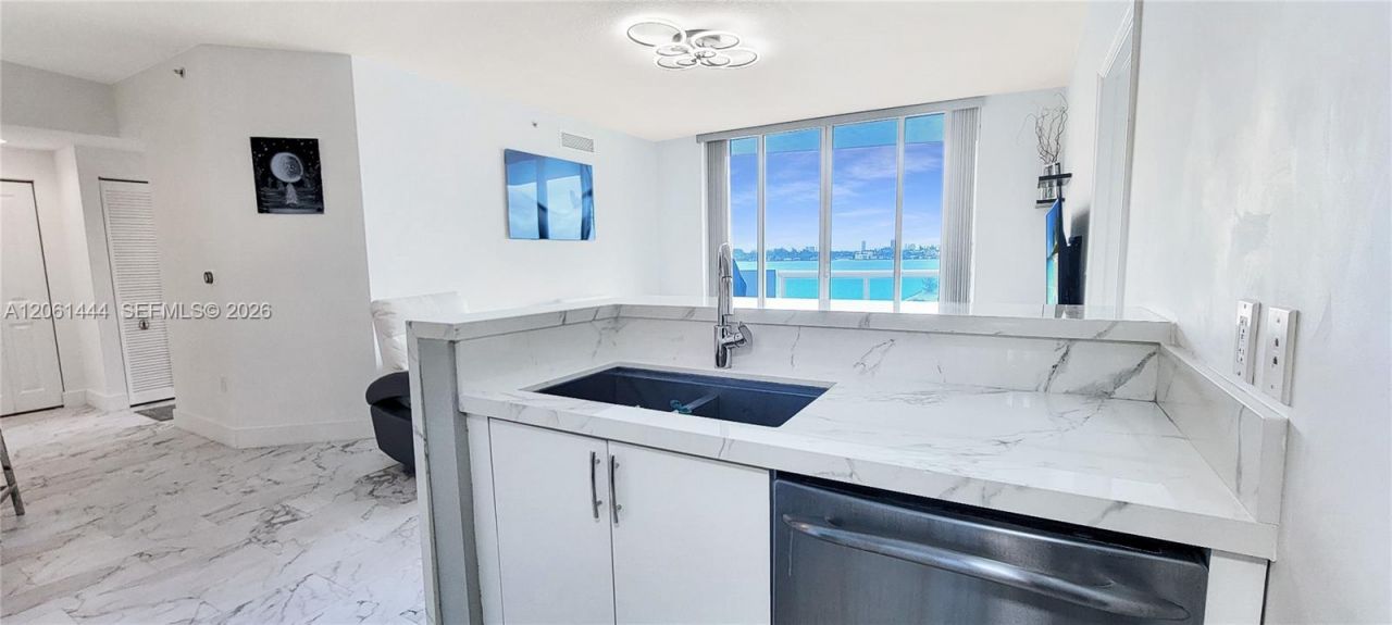 7910 W Harbor Island Dr, Unit 708, North Bay Village, FL 33141 Photo