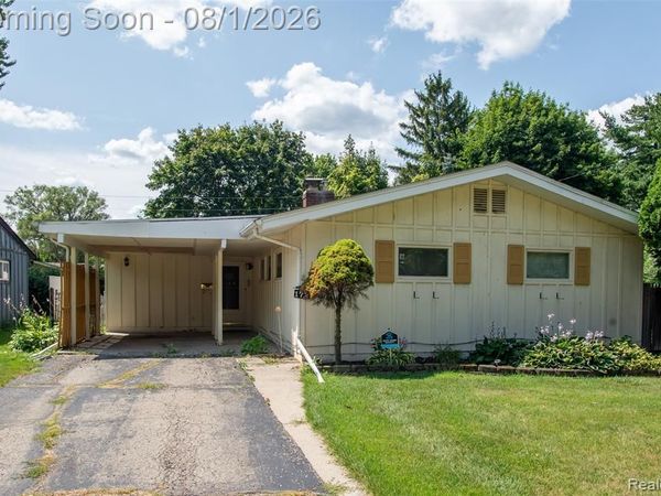 1727 Briarwood Drive, Flint, MI 48507
