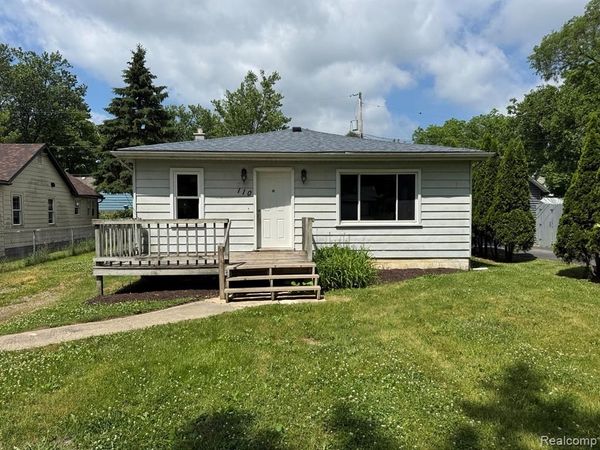 110 Waterly Avenue , Waterford Twp, MI 48328