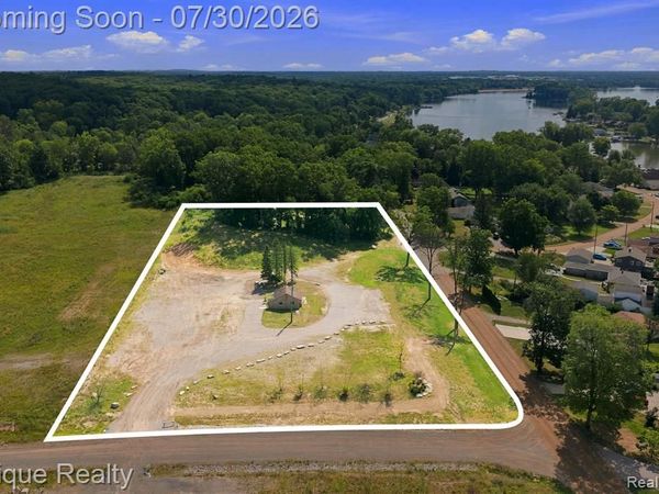 2790 Park Ridge Road, White Lake Township, Mi 48386