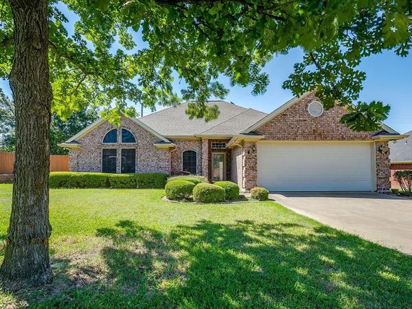 1509 Oak Tree Circle , Weatherford, TX 76086