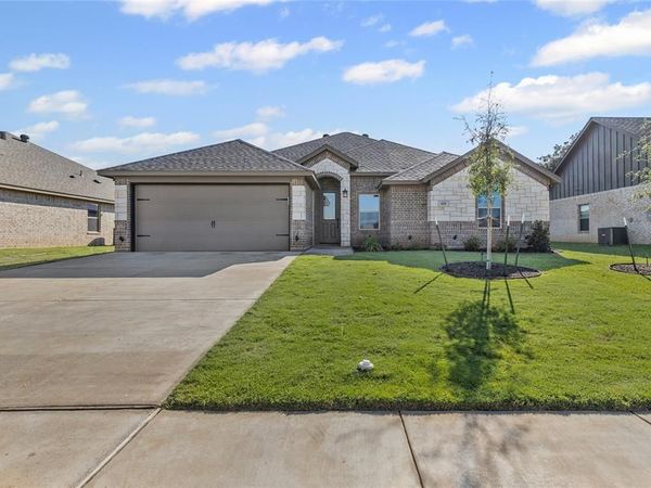 620 Jameson Street , Springtown, TX 76082