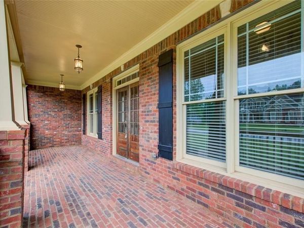 553 Hunting Hills Drive , Braselton, GA 30517