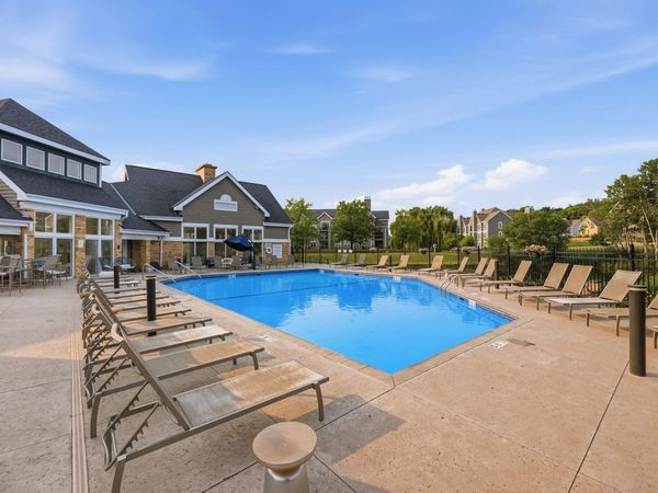 6048 Chasewood Parkway, Unit 1, Minnetonka, MN 55343
