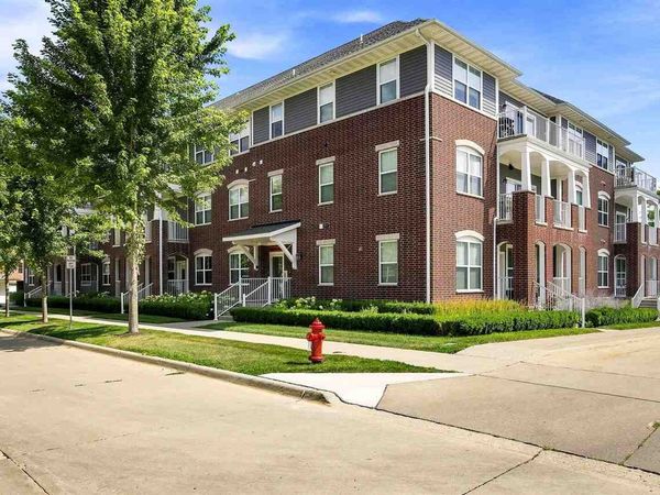 2180 Willenbrock Cir, Iowa City, IA 52245