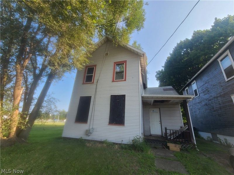 1023 4th Street SW, Canton, OH 44707 Photo 1