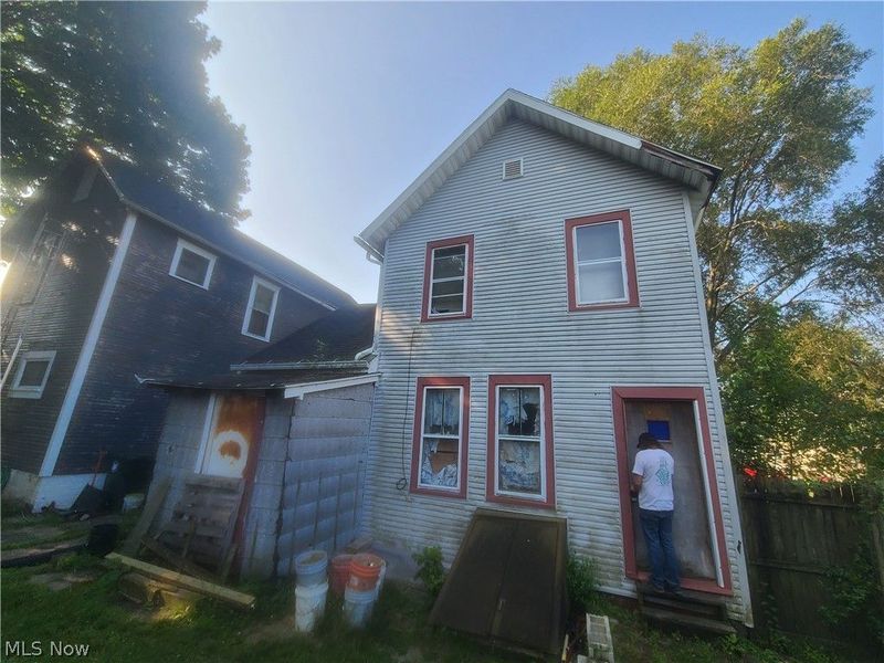 1023 4th Street SW, Canton, OH 44707 Photo 2