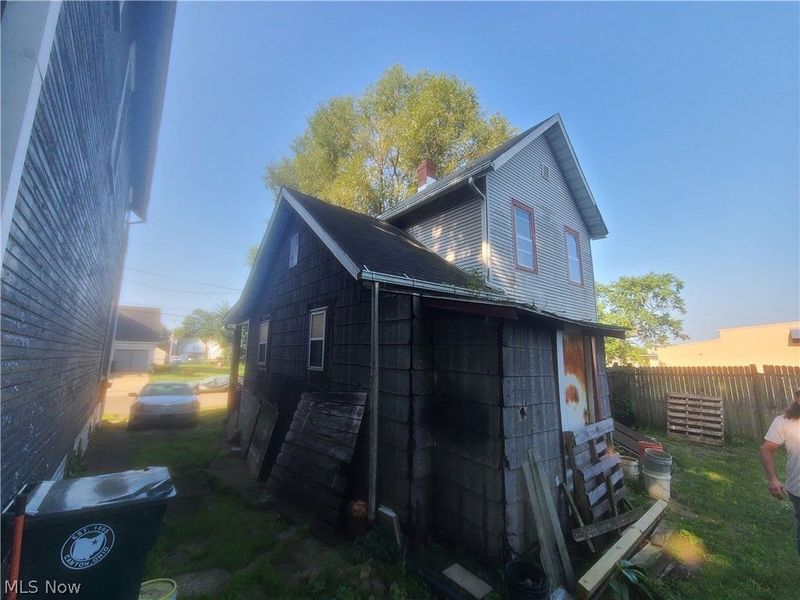 1023 4th Street SW, Canton, OH 44707 Photo 3