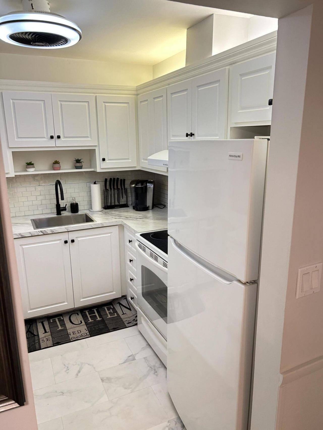 5640 SW 3rd Place, Unit 208, Margate, FL 33068 Photo