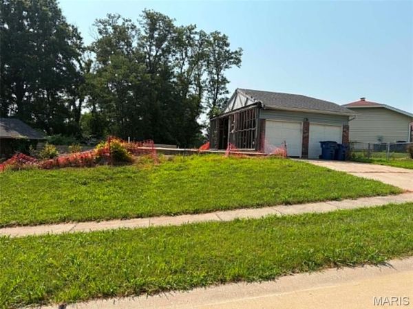 11852 Northport Drive, Florissant, MO 63033