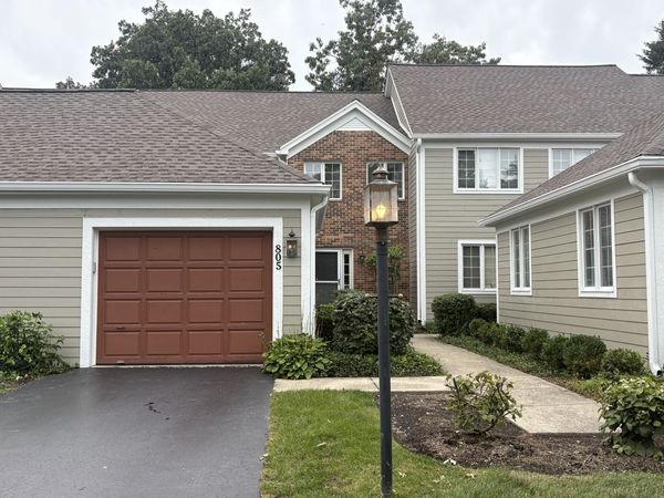 805 Suffield Square, Lincolnshire, IL 60069