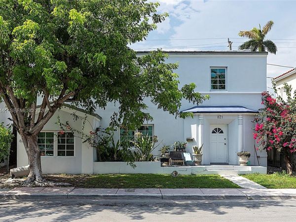 821 Espanola Way , Miami Beach, FL 33139