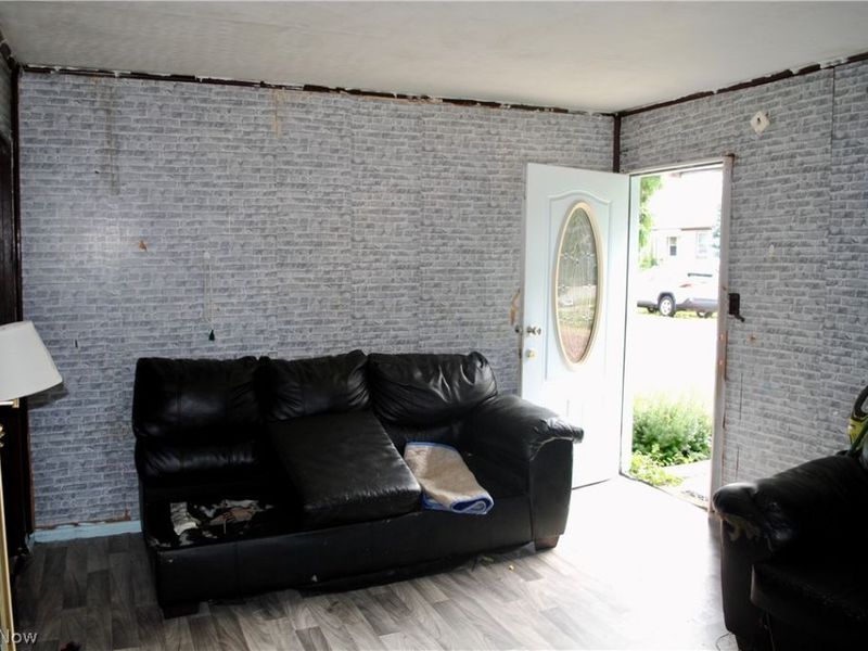3775 Highland Road, Cleveland, OH 44111 Photo 4
