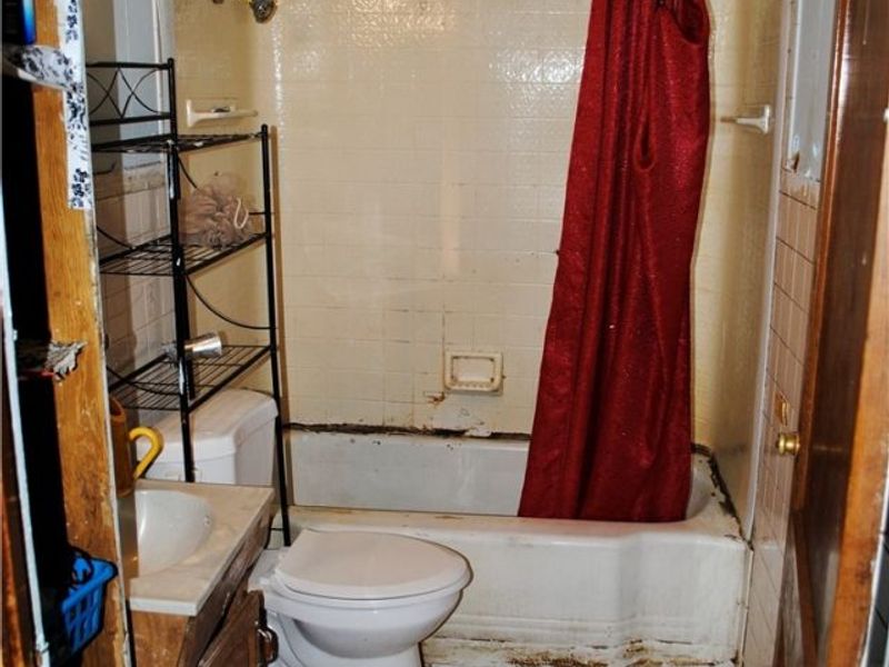 3775 Highland Road, Cleveland, OH 44111 Photo 7