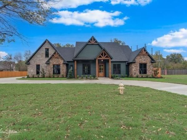 166 Lakewood Point Drive, Bossier City, LA 71111
