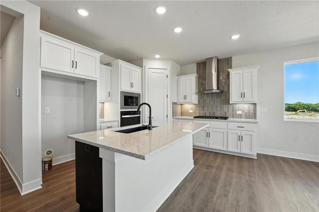 1395 N 163rd Circle, Basehor, KS 66007 Main Photo