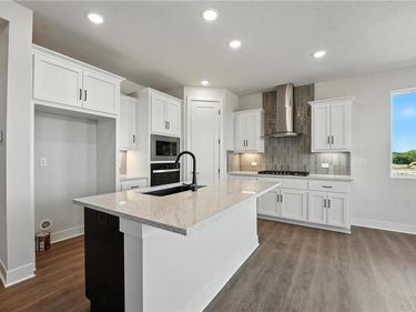 1395 N 163rd Circle, Basehor, KS 66007