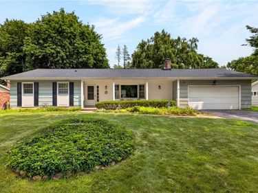 19 Larchwood Drive, Pittsford, NY 14534