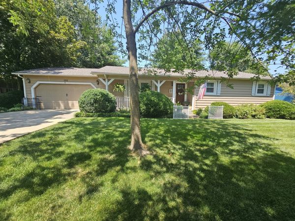 100 Cherry Drive , Mt Vernon, IL 62864