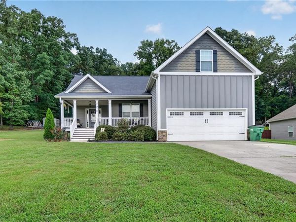 212 Burnt Hickory Lane SE, Calhoun, GA 30701