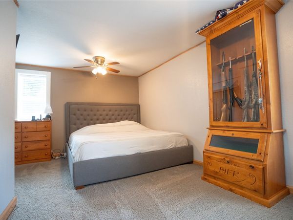 816 S 4th Avenue, Winterset, IA 50273