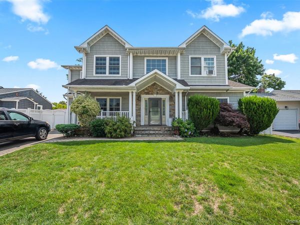 19 Manetto Drive , Plainview, NY 11803