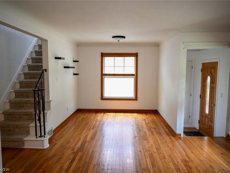 1313 Richmond Road , Lyndhurst, OH 44124 Photo 2