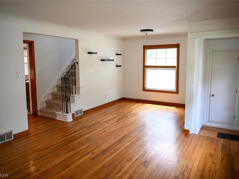 1313 Richmond Road , Lyndhurst, OH 44124 Photo 3