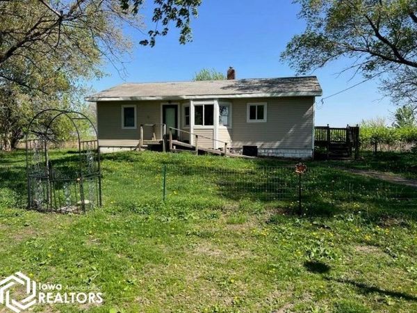 28076 690th Avenue, Colo, IA 50056
