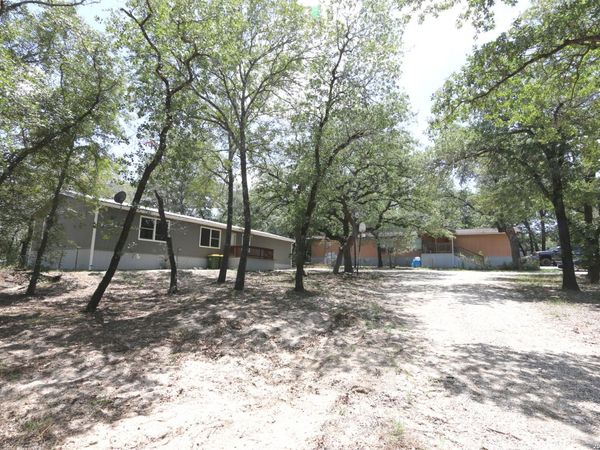 76 & 76B Post Oak, La Vernia, TX 78121
