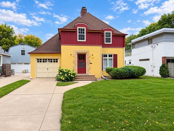 1546 8th Street S, Fargo, ND 58103