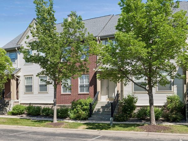 11259 Preswick Boulevard, Eden Prairie, MN 55344