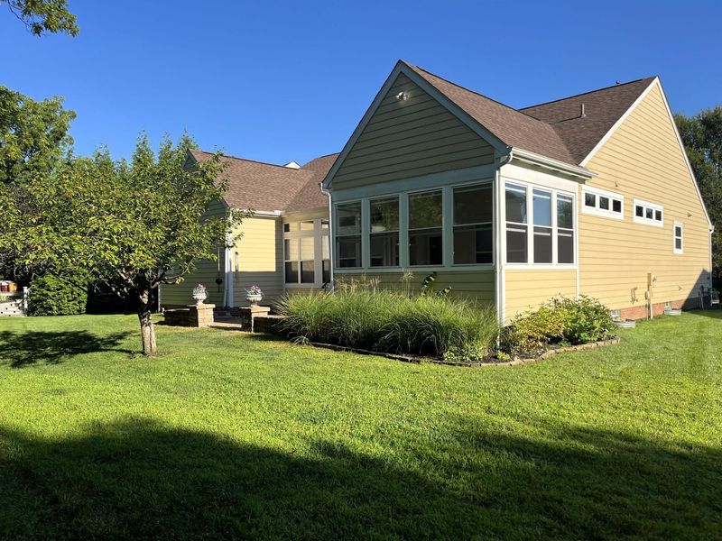 1141 High Grove Drive, Columbus, OH 43235 Photo 2