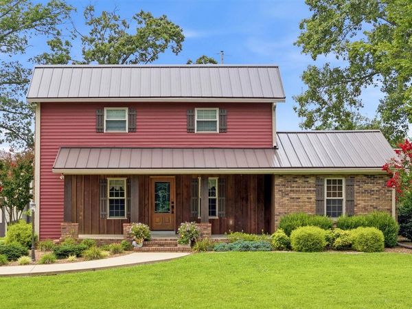 1109 Halifax Road , Scottsville, KY 42164