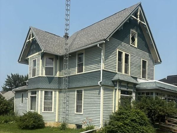 110 E Pine Street, Lancaster, WI 53813