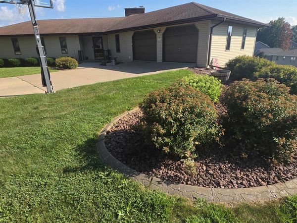 445 Arbor Oaks Lane, Lancaster, WI 53813