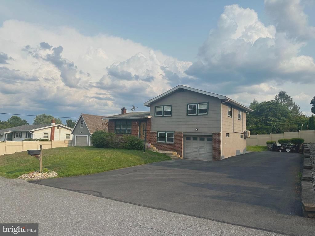 6 First St. N, Schuylkill Haven, PA 17972 Main Photo