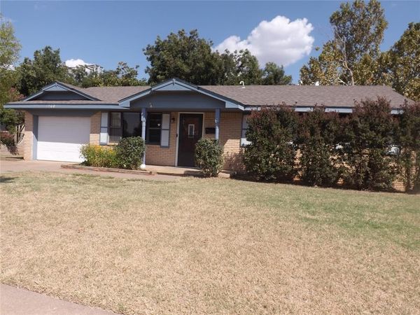 1908 N Robin Street, Altus, OK 73521