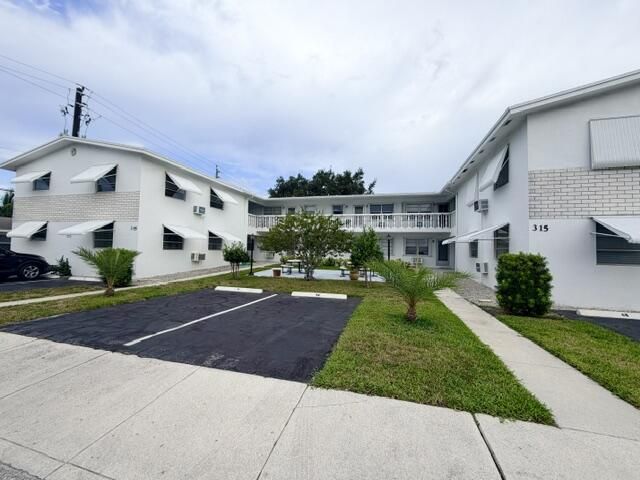 315 7th Avenue S, Unit 6B, Lake Worth Beach, FL 33460 Photo