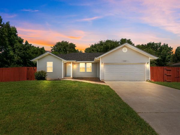 3355 W Nichols Street , Springfield, MO 65803